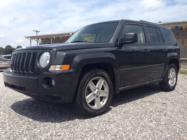 2010 Jeep Patriot Extended Cab V8 LT W/1lt