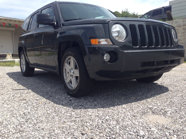 2010 Jeep Patriot Extended Cab V8 LT W/1lt