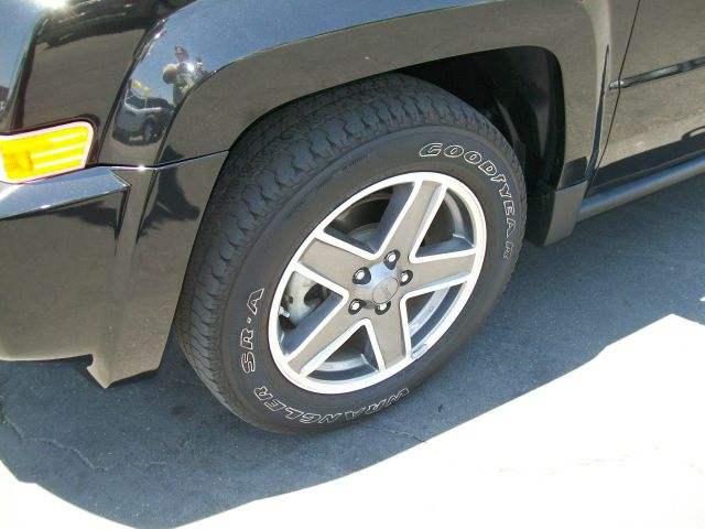 2010 Jeep Patriot Extended Cab V8 LT W/1lt