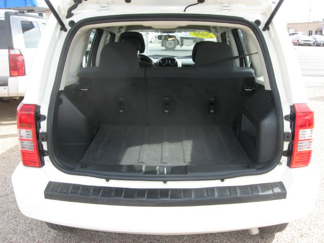 2010 Jeep Patriot Extended Cab V8 LT W/1lt