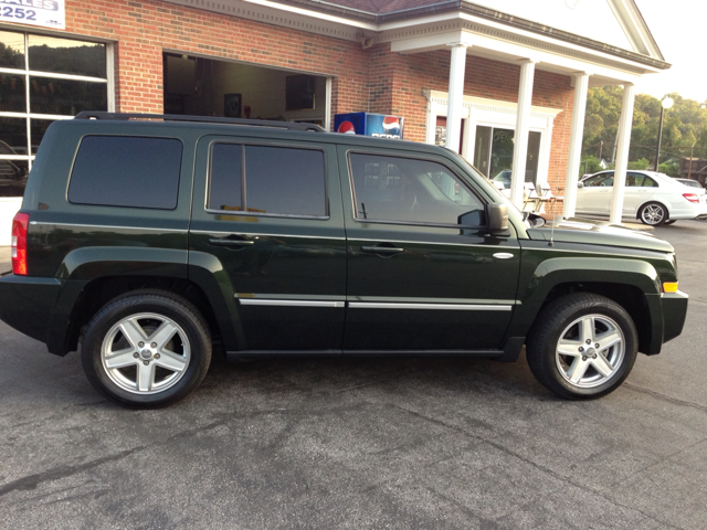 2010 Jeep Patriot Extended Cab V8 LT W/1lt