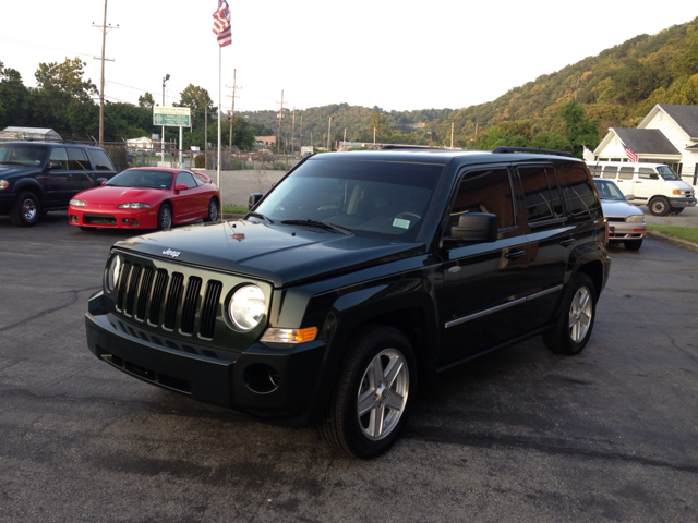 2010 Jeep Patriot Extended Cab V8 LT W/1lt