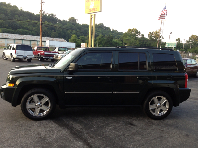 2010 Jeep Patriot Extended Cab V8 LT W/1lt