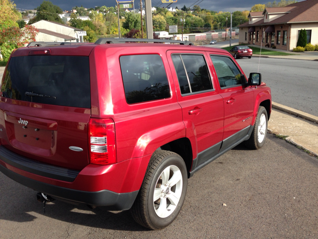 2011 Jeep Patriot Ram 3500 Diesel 2-WD