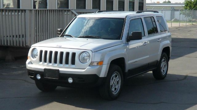 2011 Jeep Patriot Ram 3500 Diesel 2-WD