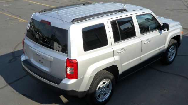2011 Jeep Patriot Ram 3500 Diesel 2-WD