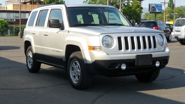 2011 Jeep Patriot Ram 3500 Diesel 2-WD