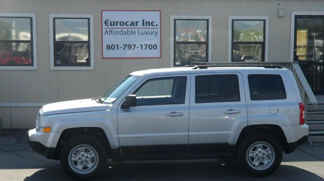 2011 Jeep Patriot Ram 3500 Diesel 2-WD