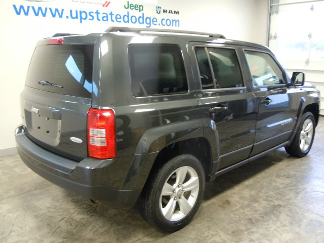2011 Jeep Patriot Ram 3500 Diesel 2-WD