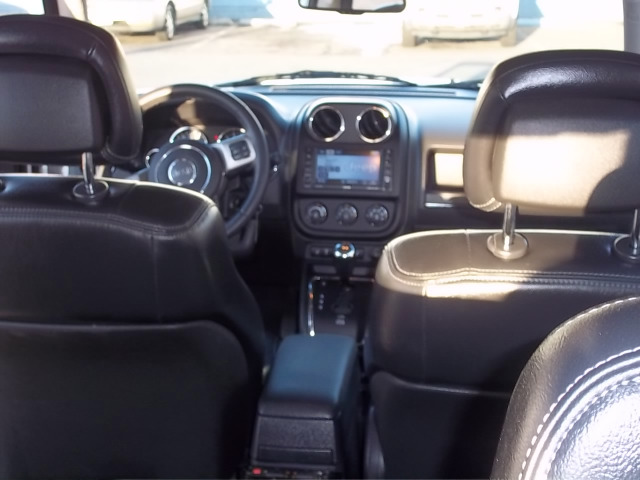 2012 Jeep Patriot Yaris Sedan