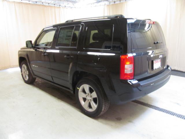 2014 Jeep Patriot 2.4 A SR 5dr Wgn W/sunroof