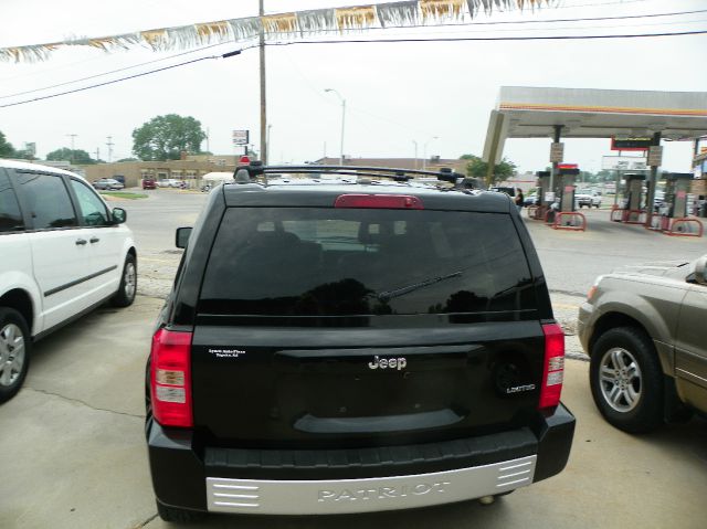 2007 Jeep Patriot Limited FWD 3.8L MUST Seeone Owner Clean Carfax Sedan