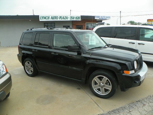 2007 Jeep Patriot Limited FWD 3.8L MUST Seeone Owner Clean Carfax Sedan