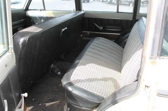 1973 Jeep Wagoneer Unknown