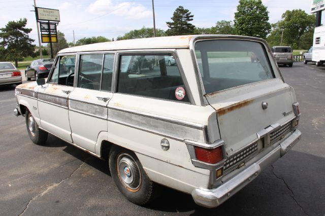 1973 Jeep Wagoneer Unknown