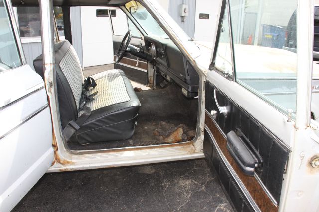 1973 Jeep Wagoneer Unknown