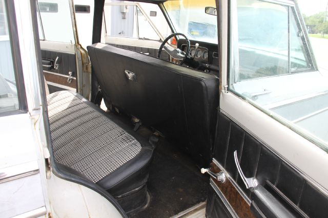 1973 Jeep Wagoneer Unknown