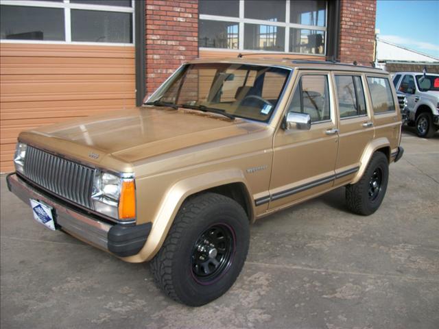 1984 Jeep Wagoneer 3/4tonmaxivan