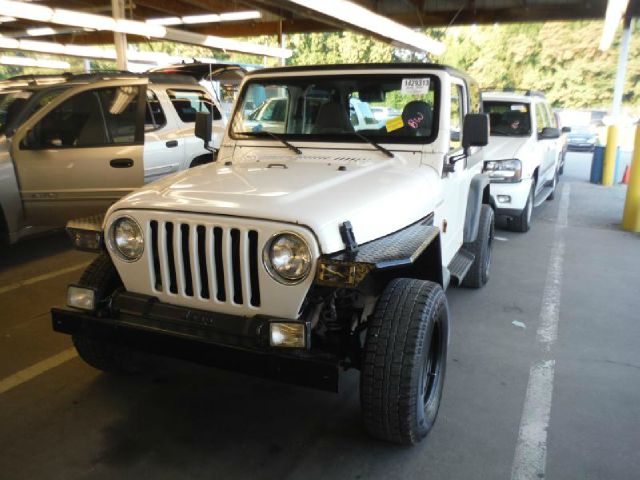 1997 Jeep Wrangler Ertible 2WD (cmi)