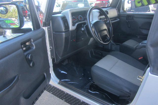 2004 Jeep Wrangler Reg Cab 111.2 WB SL Z85 Truck