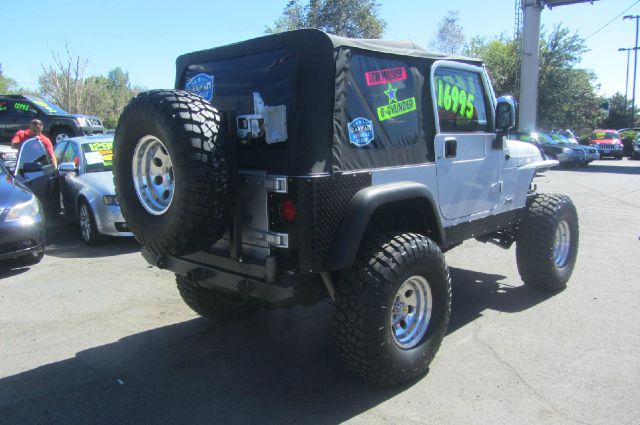 2004 Jeep Wrangler Reg Cab 111.2 WB SL Z85 Truck