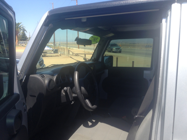 2007 Jeep Wrangler 1500 Extended Cargo Clean