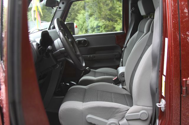 2007 Jeep Wrangler 1500 Extended Cargo Clean
