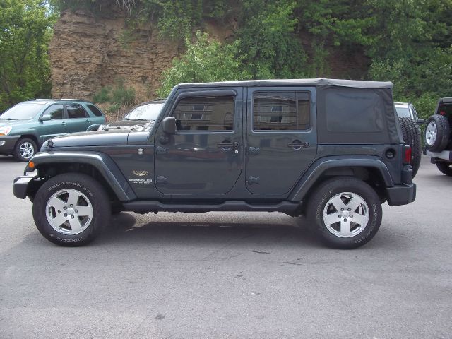 2007 Jeep Wrangler 1500 Extended Cargo Clean