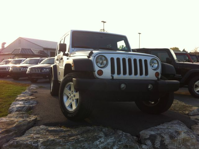 2009 Jeep Wrangler 1500 Extended Cargo Clean