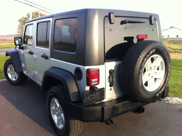 2009 Jeep Wrangler 1500 Extended Cargo Clean