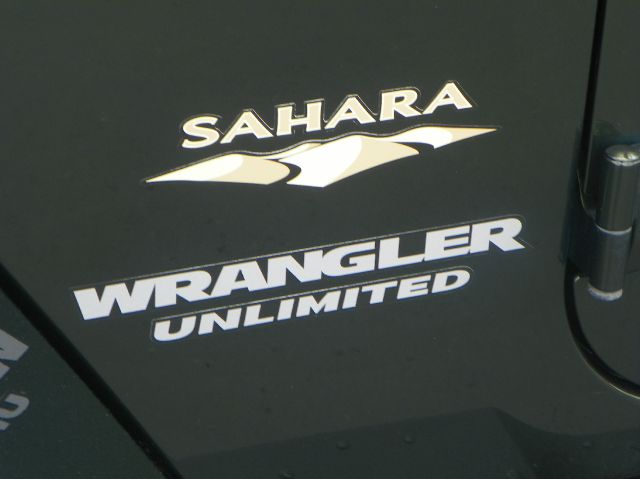 2010 Jeep Wrangler 1500 Extended Cargo Clean