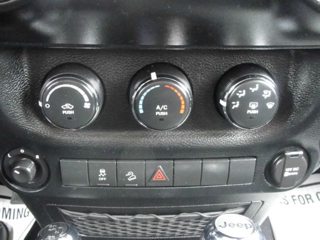 2012 Jeep Wrangler 740il Navigation