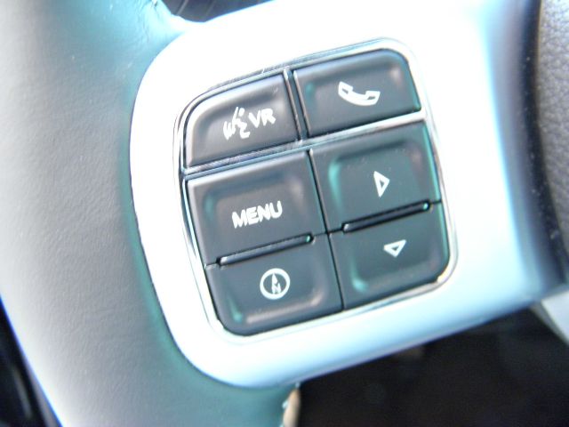 2013 Jeep Wrangler 740il Navigation