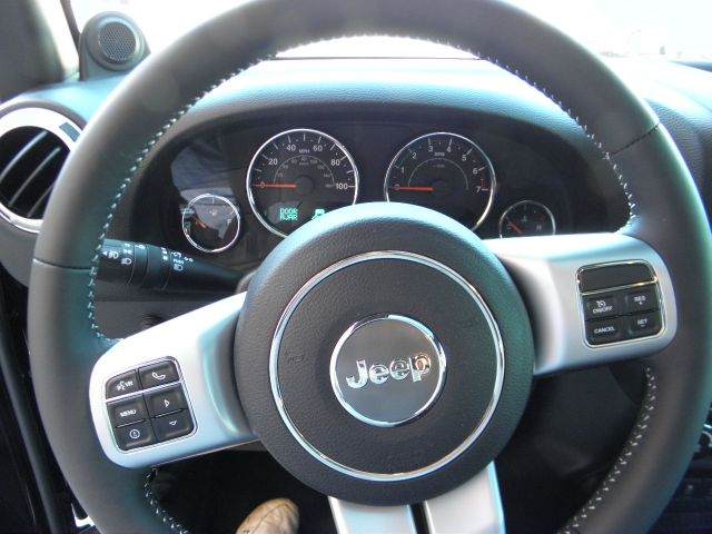 2013 Jeep Wrangler 740il Navigation