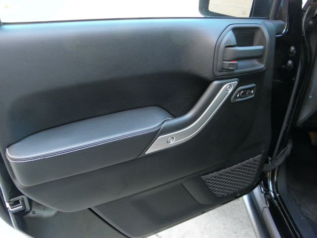 2013 Jeep Wrangler 740il Navigation