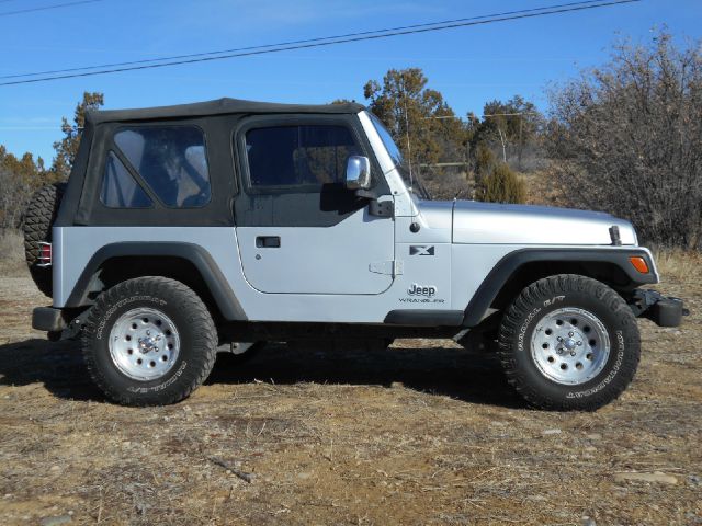 2005 Jeep Wrangler Unlimited 1500 Extended Cargo Clean