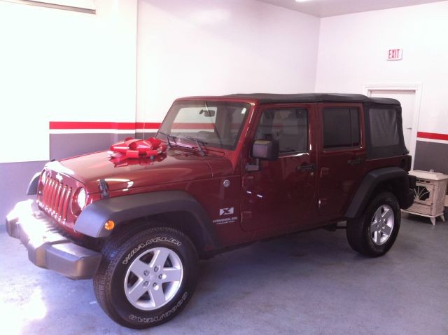 2007 Jeep Wrangler Unlimited 1500 Extended Cargo Clean
