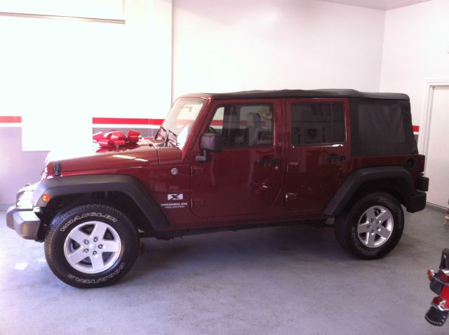 2007 Jeep Wrangler Unlimited 1500 Extended Cargo Clean