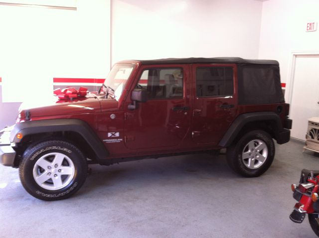 2007 Jeep Wrangler Unlimited 1500 Extended Cargo Clean