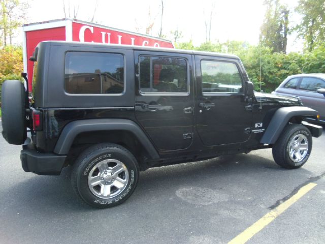 2007 Jeep Wrangler Unlimited 1500 Extended Cargo Clean