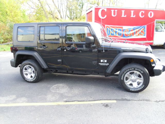 2007 Jeep Wrangler Unlimited 1500 Extended Cargo Clean