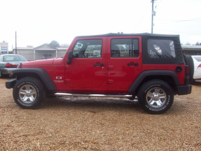 2007 Jeep Wrangler Unlimited ST Club Cab 8-ft. Bed 4WD