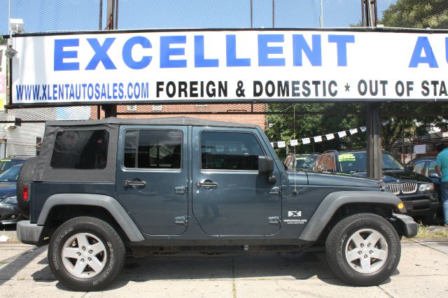 2007 Jeep Wrangler Unlimited 1500 Extended Cargo Clean