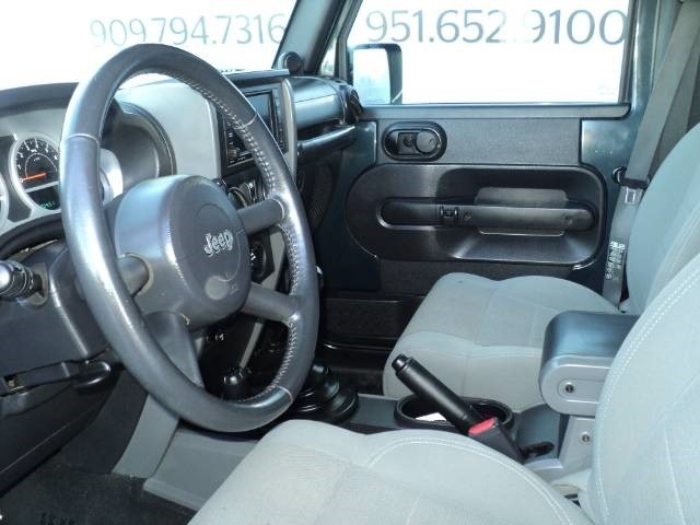 2007 Jeep Wrangler Unlimited 1500 Extended Cargo Clean