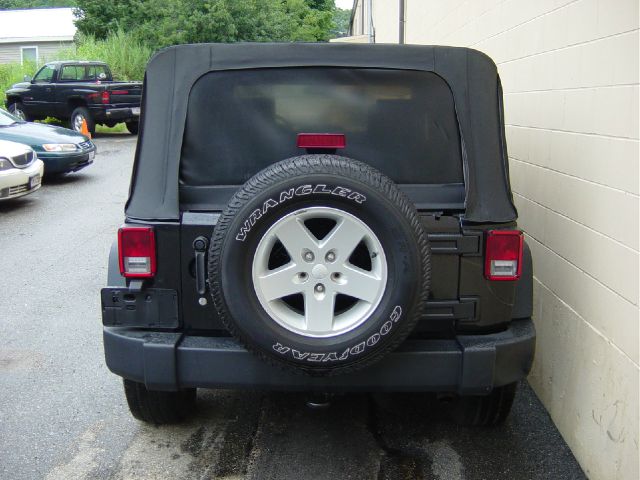 2007 Jeep Wrangler Unlimited 1500 Extended Cargo Clean