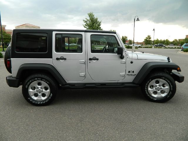2007 Jeep Wrangler Unlimited 1500 Extended Cargo Clean