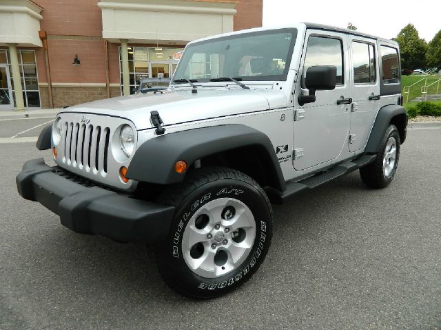 2007 Jeep Wrangler Unlimited 1500 Extended Cargo Clean