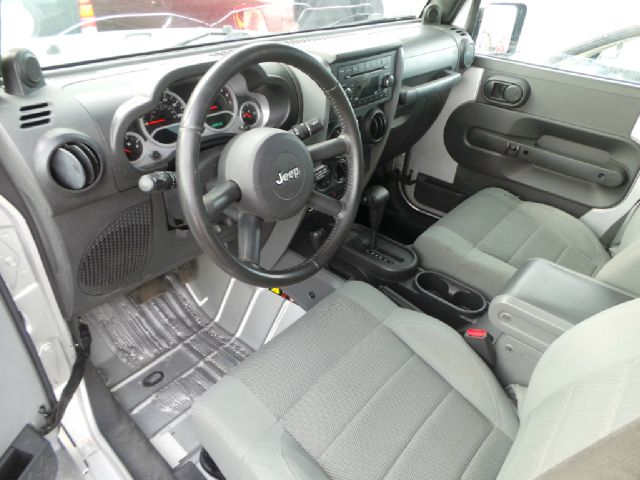 2007 Jeep Wrangler Unlimited 1500 Extended Cargo Clean