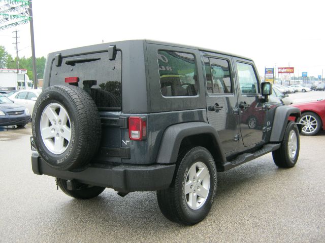 2007 Jeep Wrangler Unlimited 1500 Extended Cargo Clean
