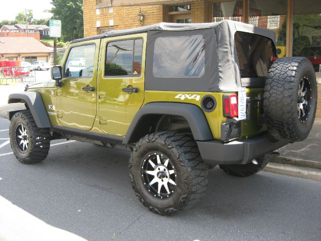 2007 Jeep Wrangler Unlimited 1500 Extended Cargo Clean